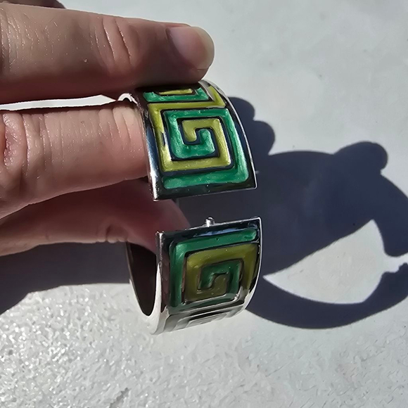 Unbranded Bangle Bracelet Green Yellow Silver Tone - Picture 2 of 3